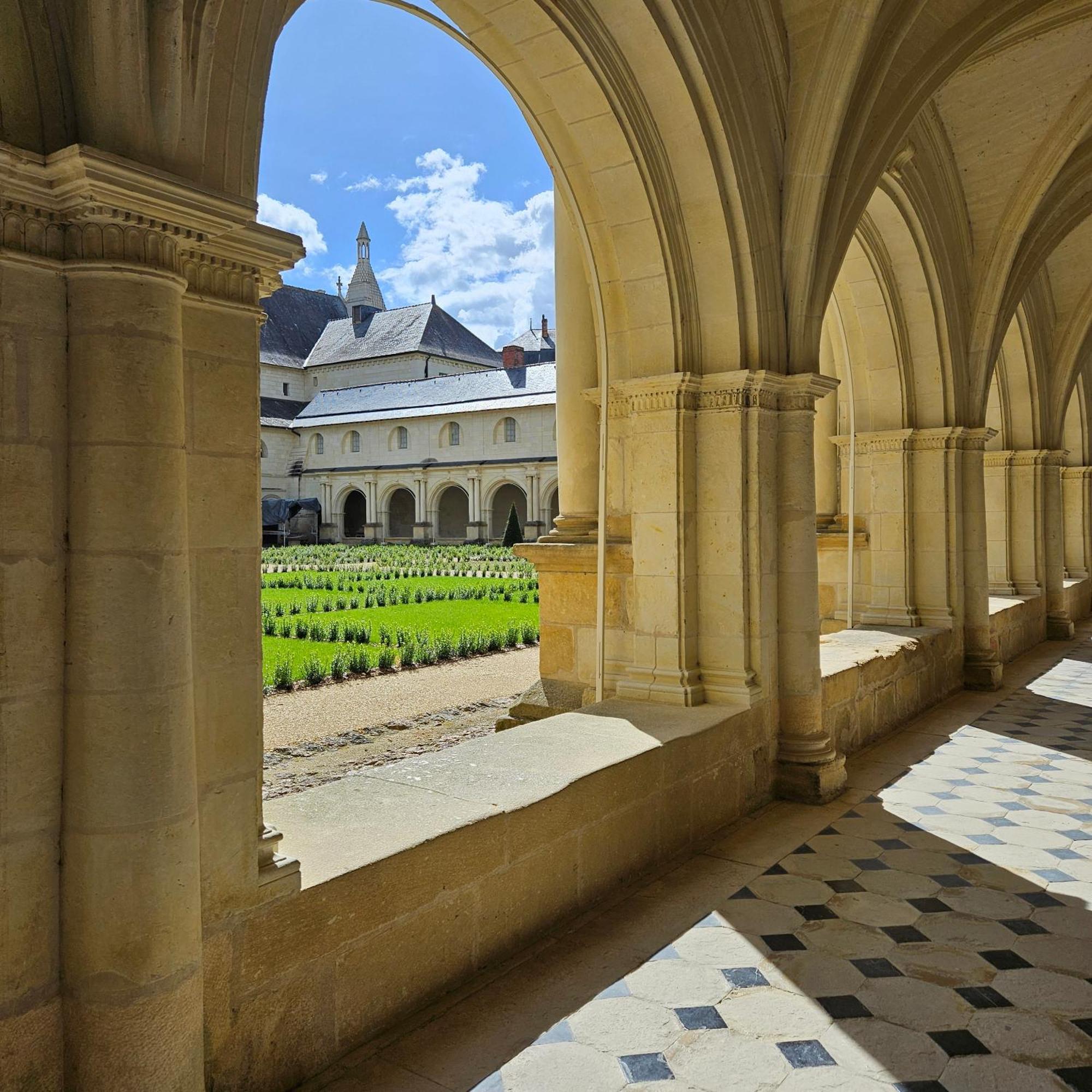 Gite Le Montinho Fontevraud-l'Abbaye Eksteriør billede